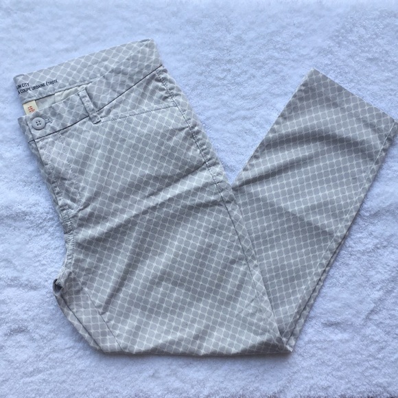 GAP Pants - 3/$20 Gap Slim City Khakis Size 6